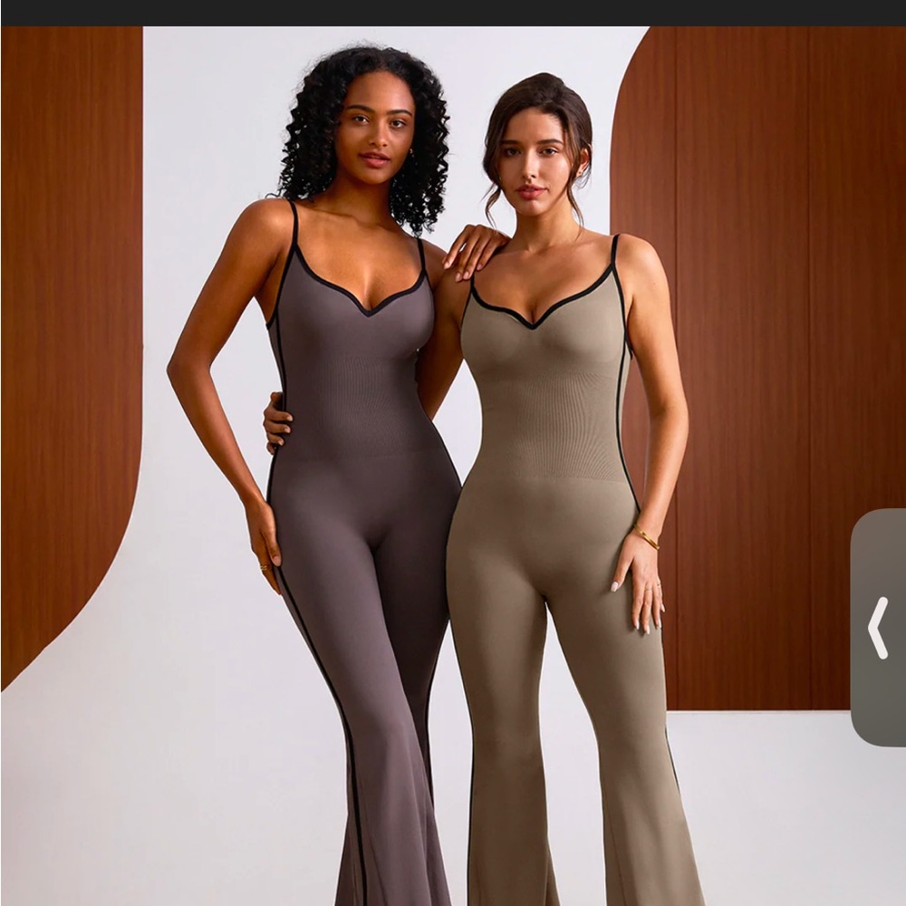 Women’s Vilanva Jumpsuit Size Small With Tummy Control Tan And Black wide leg